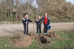 Los escolares del CP Illes Columbretes plantan árboles en el paraje del Clot