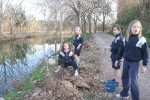 Los escolares del CP Illes Columbretes plantan árboles en el paraje del Clot