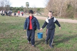 Los escolares del CP Illes Columbretes plantan árboles en el paraje del Clot