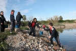 Los escolares del CP Illes Columbretes plantan árboles en el paraje del Clot
