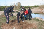 Los escolares del CP Illes Columbretes plantan árboles en el paraje del Clot