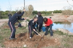 Los escolares del CP Illes Columbretes plantan árboles en el paraje del Clot