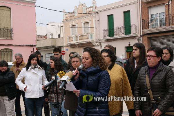 350 vecinos se manifiestan a favor del alcalde