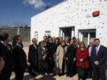 La ministra de Sanidad inaugura el centro de Alzheimer a falta de una licencia de apertura