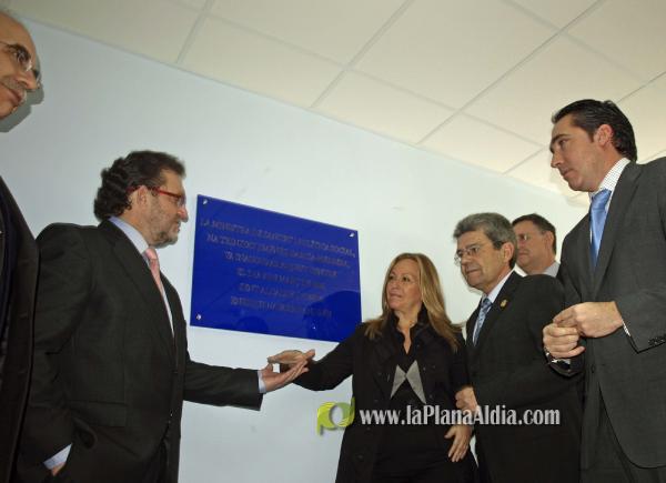 La ministra de Sanidad inaugura el centro de Alzheimer a falta de una licencia de apertura