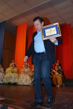 Centro España gana el concurso de sainets y La Vila y Caçadors la Cabalgata del Ninot