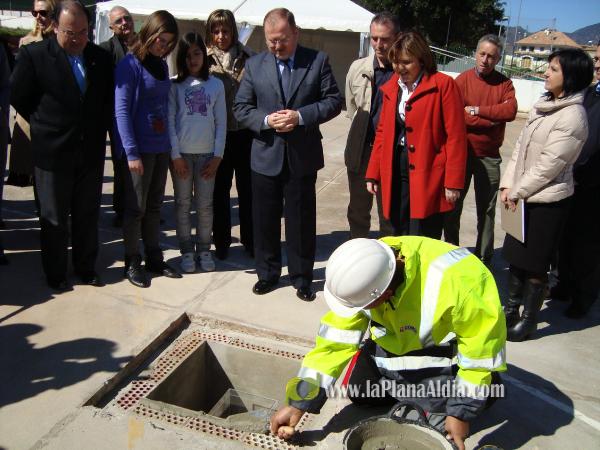 Alejandro Font de Mora coloca la primera piedra del nuevo colegio La Cova