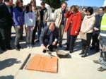Alejandro Font de Mora coloca la primera piedra del nuevo colegio La Cova