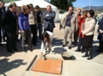 Alejandro Font de Mora coloca la primera piedra del nuevo colegio La Cova