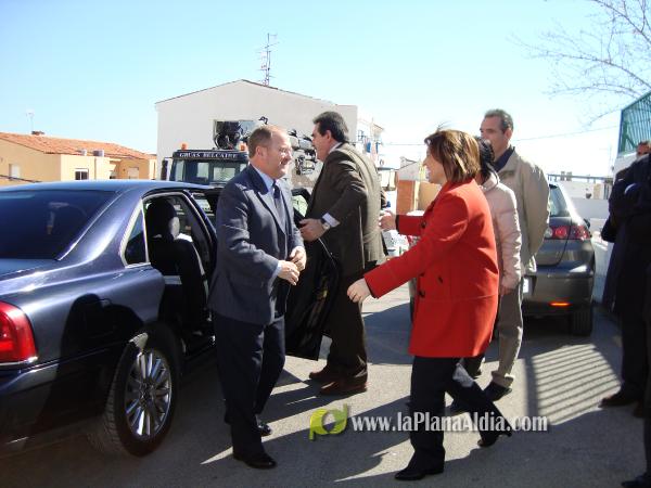 Alejandro Font de Mora coloca la primera piedra del nuevo colegio La Cova