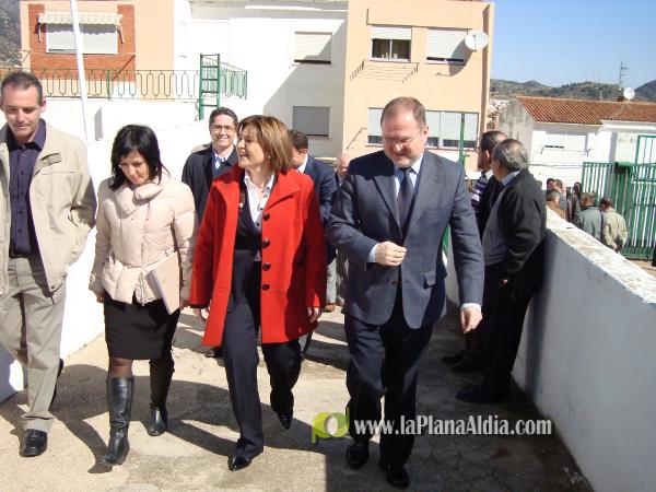 Alejandro Font de Mora coloca la primera piedra del nuevo colegio La Cova