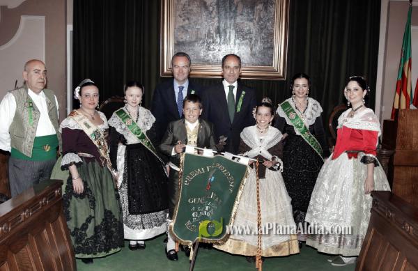 Camps entrega el Estandarte a la Gaiata ganadora