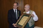 Camps entrega el Estandarte a la Gaiata ganadora