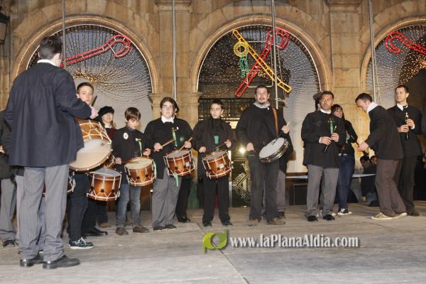 Camps entrega el Estandarte a la Gaiata ganadora