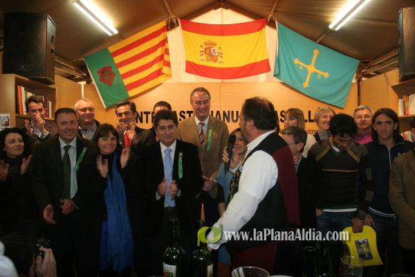El Centro Asturiano recibió al alcalde, Alarte y Javi Venta