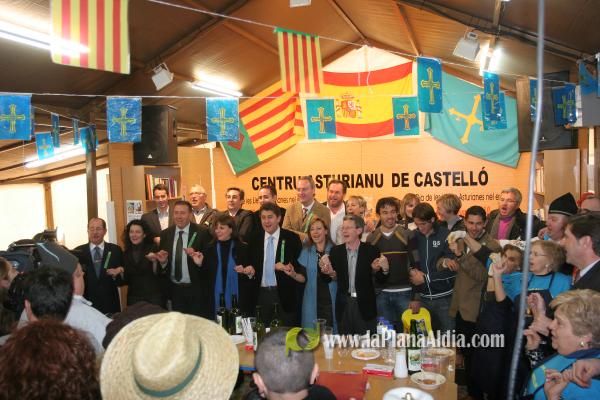 El Centro Asturiano recibió al alcalde, Alarte y Javi Venta