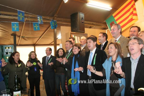 El Centro Asturiano recibió al alcalde, Alarte y Javi Venta