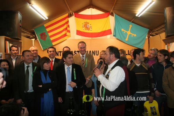 El Centro Asturiano recibió al alcalde, Alarte y Javi Venta