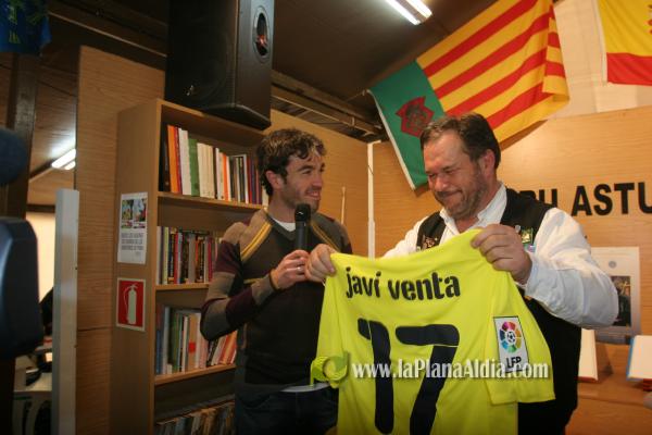 El Centro Asturiano recibió al alcalde, Alarte y Javi Venta