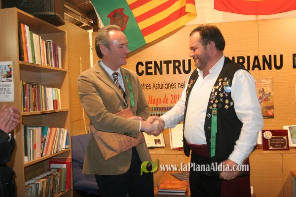 El Centro Asturiano recibió al alcalde, Alarte y Javi Venta