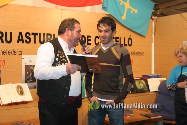 El Centro Asturiano recibió al alcalde, Alarte y Javi Venta