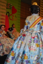 Pleitesia a la reina fallera Infantil