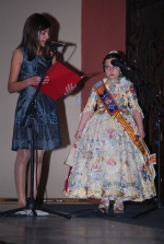 Pleitesia a la reina fallera Infantil