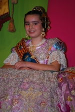 Pleitesia a la reina fallera Infantil