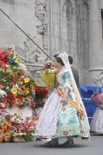 La lluvia estuvo a punto de aguar la ofrenda