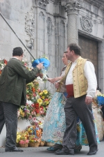 La lluvia estuvo a punto de aguar la ofrenda