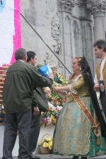 La lluvia estuvo a punto de aguar la ofrenda