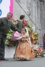 La lluvia estuvo a punto de aguar la ofrenda