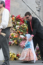 La lluvia estuvo a punto de aguar la ofrenda