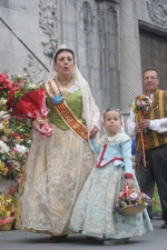 La lluvia estuvo a punto de aguar la ofrenda