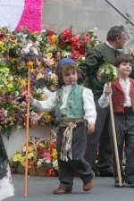 La lluvia estuvo a punto de aguar la ofrenda