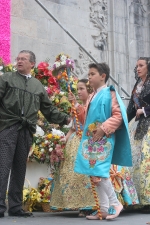 La lluvia estuvo a punto de aguar la ofrenda