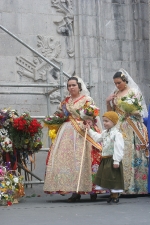 La lluvia estuvo a punto de aguar la ofrenda