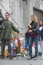 La lluvia estuvo a punto de aguar la ofrenda