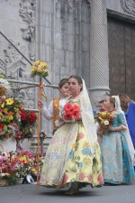 La lluvia estuvo a punto de aguar la ofrenda