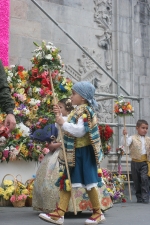 La lluvia estuvo a punto de aguar la ofrenda