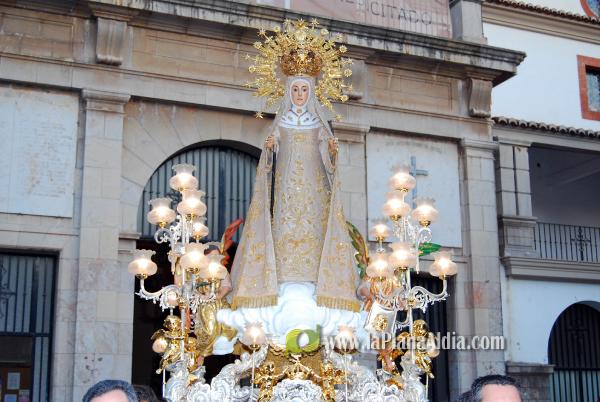 Procesión de las Camareras de la Mare de Déu de la Soledat. 