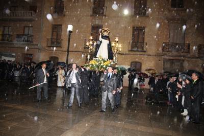 La lluvia obliga a dejar a Sant Vicent en la Asuncin 