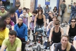 Casi un centenar de personas hacen spinning