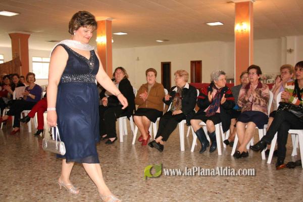 La Asociación de Amas de Casa L\'Arquet organiza un desfile de moda
