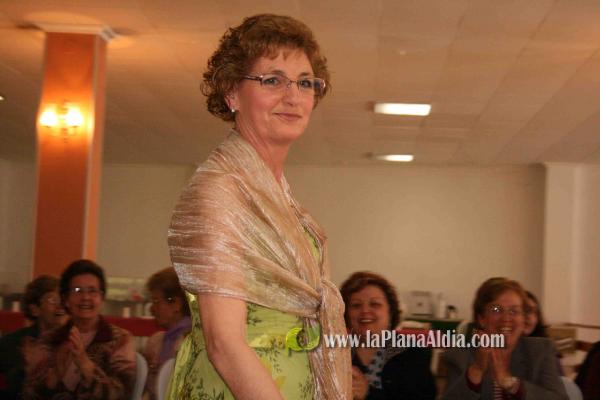 La Asociación de Amas de Casa L\'Arquet organiza un desfile de moda