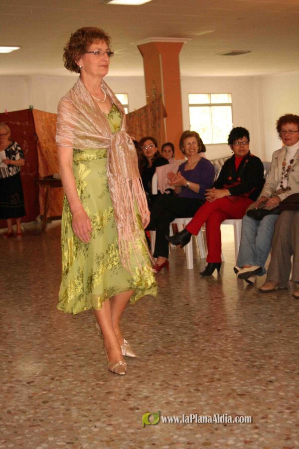 La Asociación de Amas de Casa L\'Arquet organiza un desfile de moda