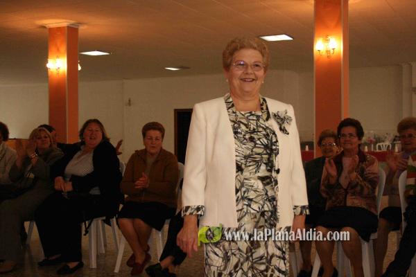 La Asociación de Amas de Casa L\'Arquet organiza un desfile de moda