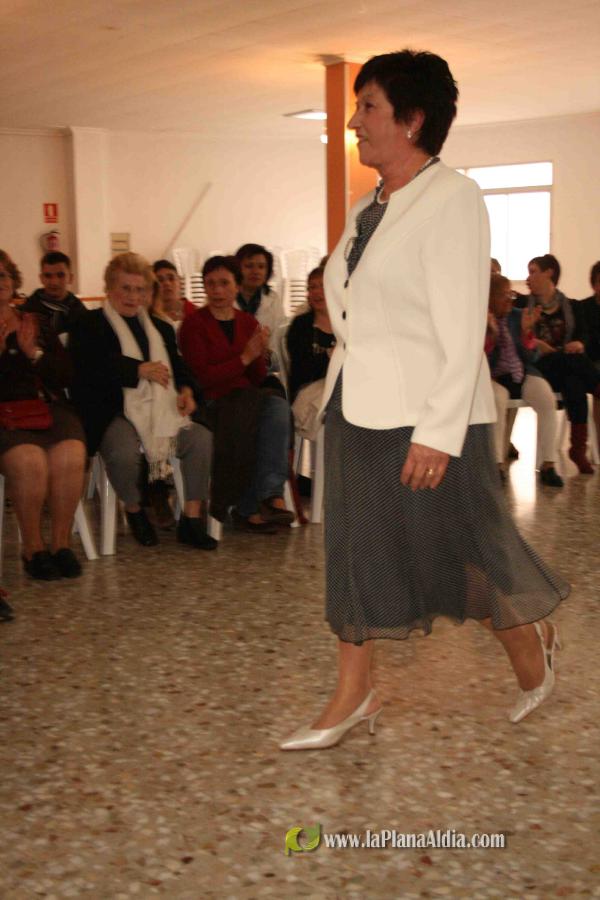 La Asociación de Amas de Casa L\'Arquet organiza un desfile de moda