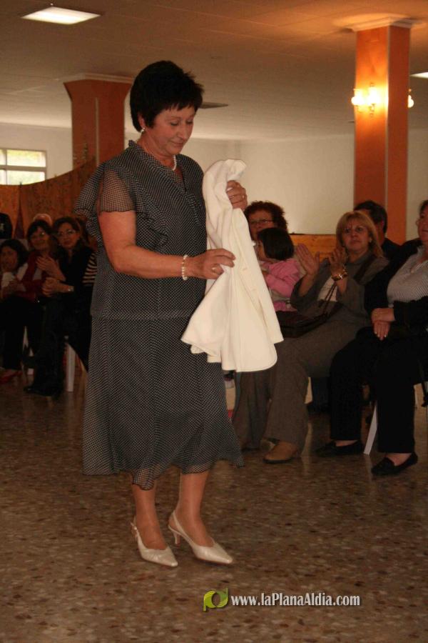 La Asociación de Amas de Casa L\'Arquet organiza un desfile de moda