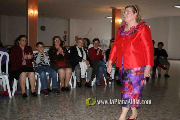 La Asociación de Amas de Casa L\'Arquet organiza un desfile de moda